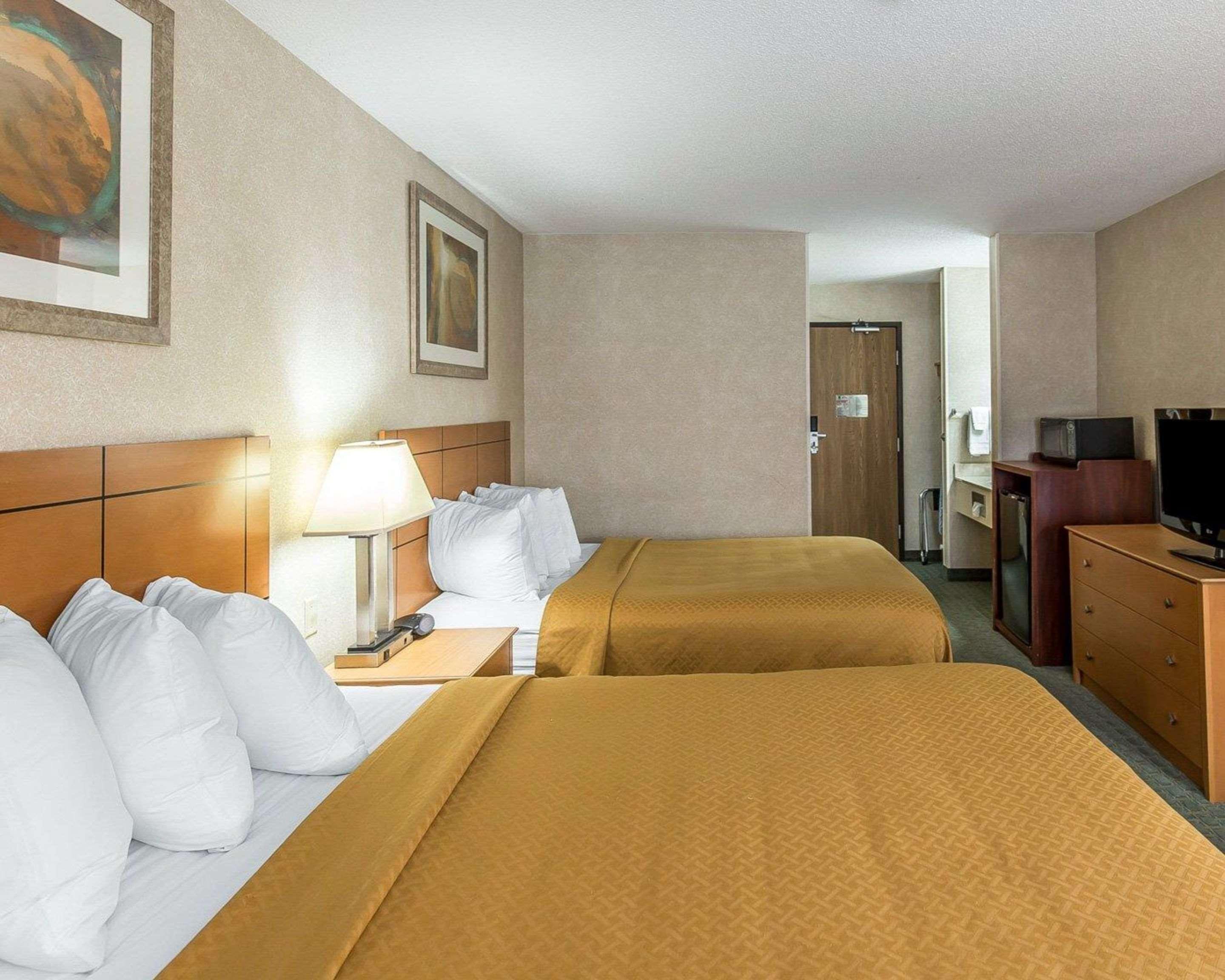 Quality Inn At Collins Road - Cedar Rapids Exterior foto
