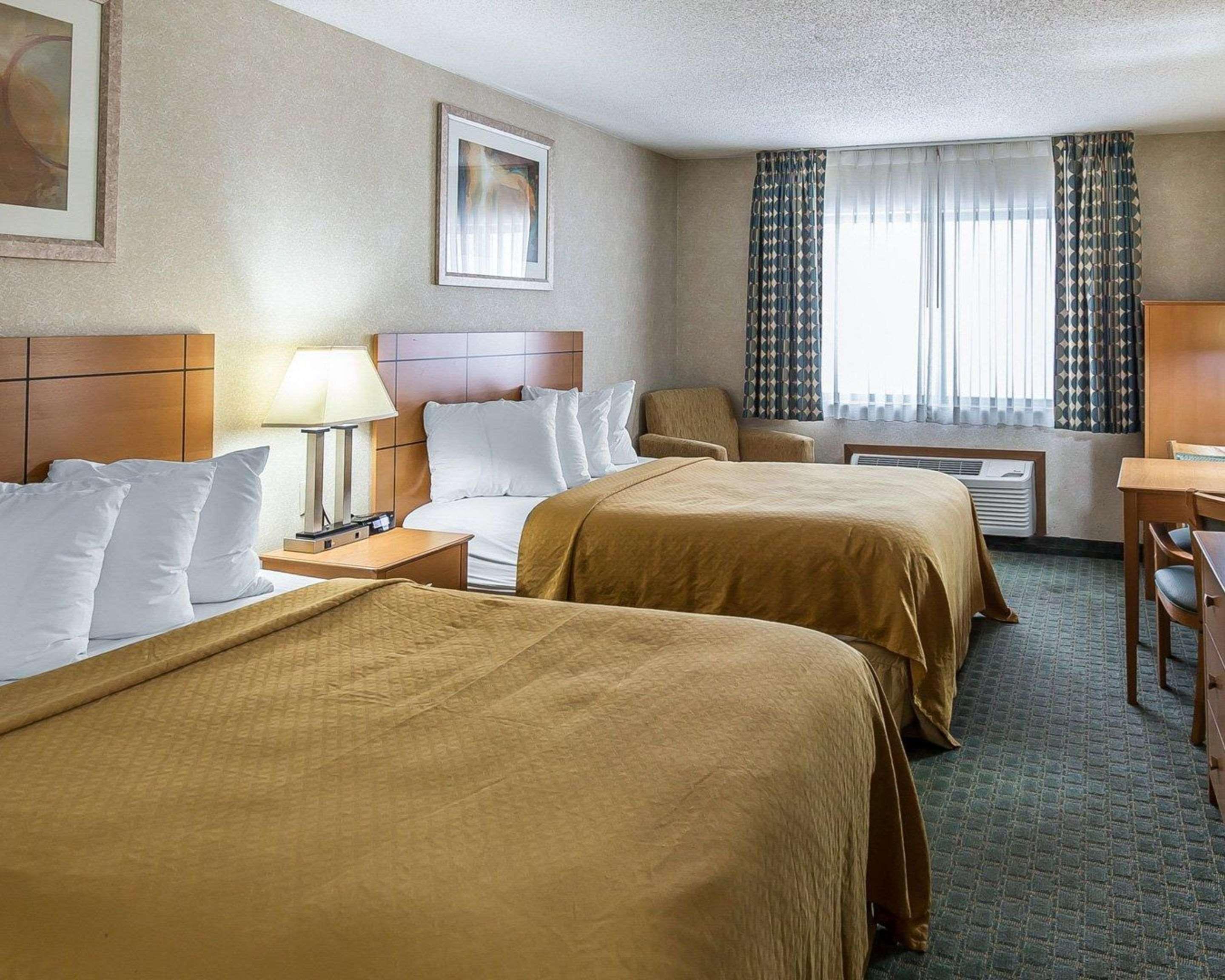 Quality Inn At Collins Road - Cedar Rapids Exterior foto