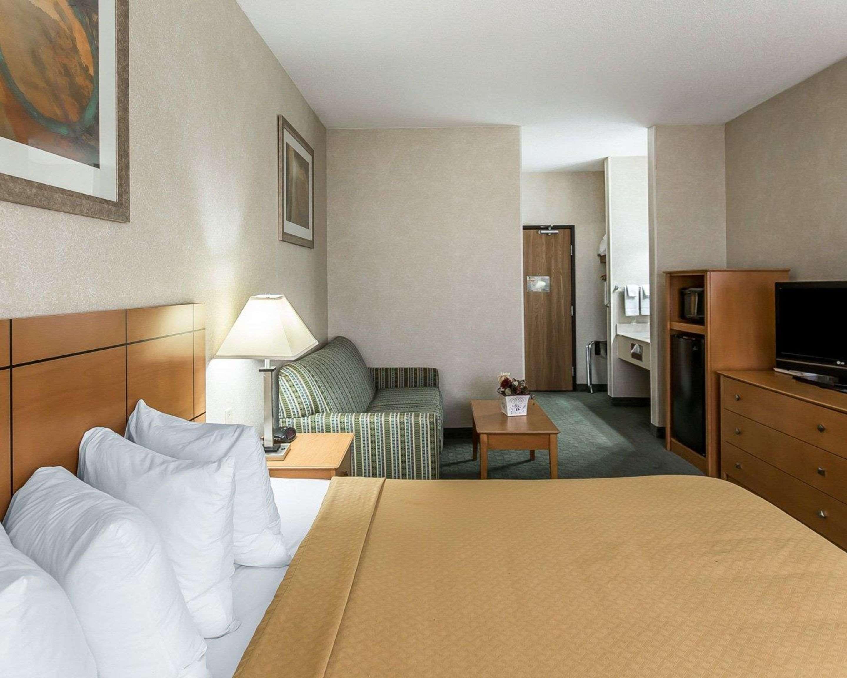 Quality Inn At Collins Road - Cedar Rapids Exterior foto