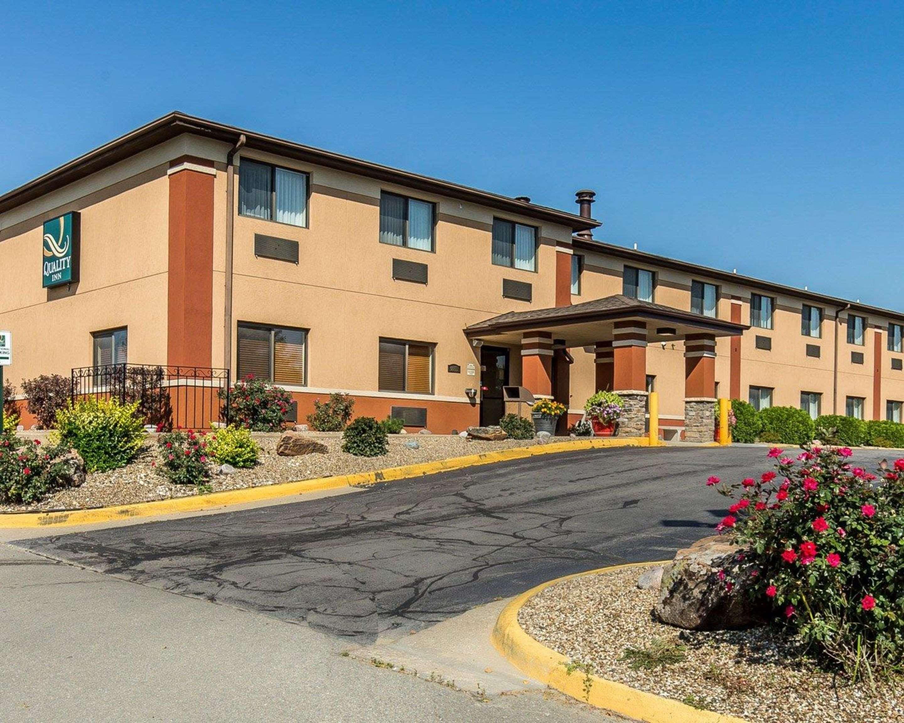 Quality Inn At Collins Road - Cedar Rapids Exterior foto