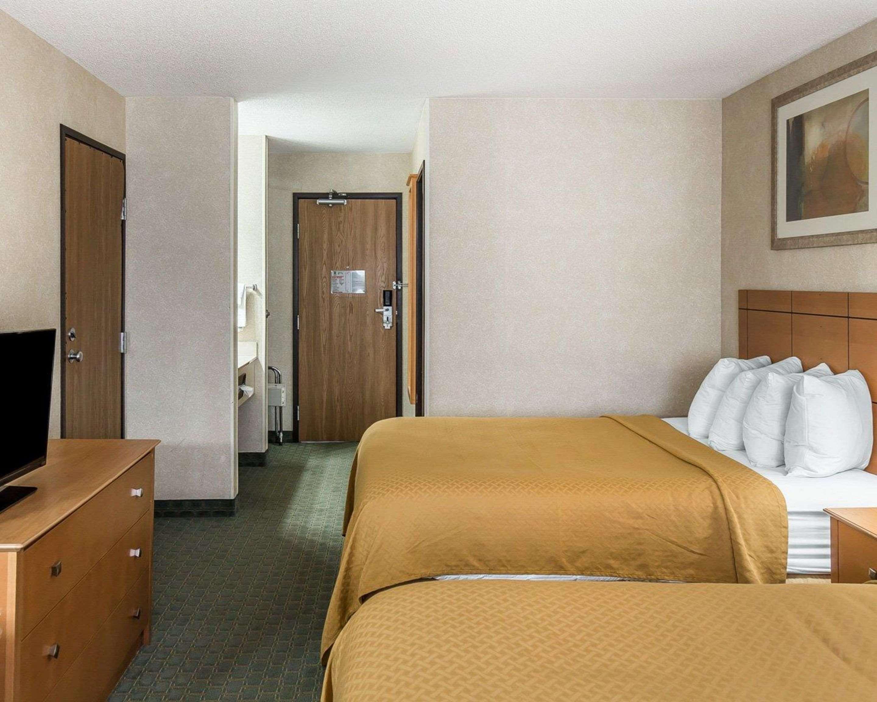 Quality Inn At Collins Road - Cedar Rapids Exterior foto