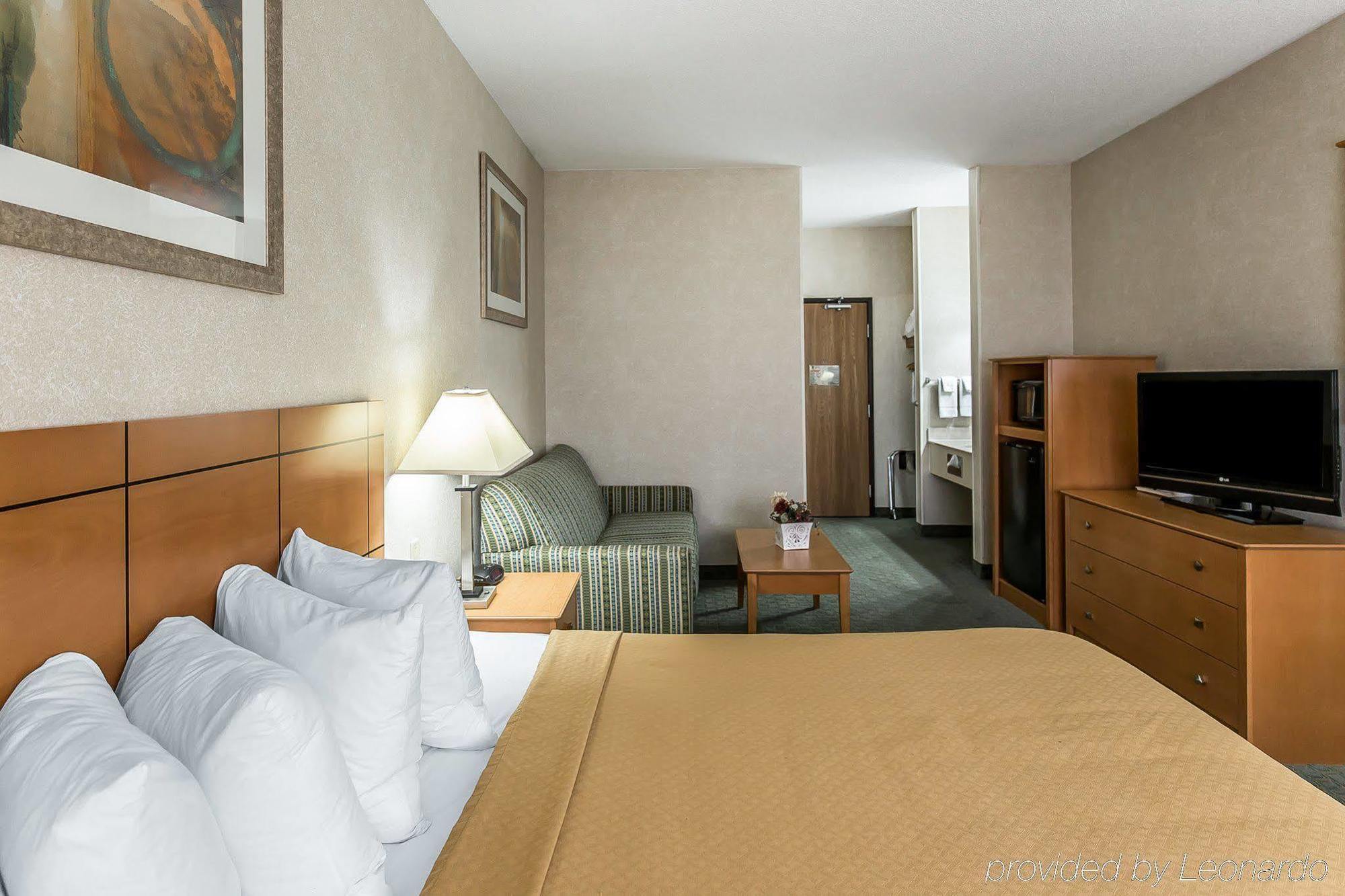 Quality Inn At Collins Road - Cedar Rapids Exterior foto