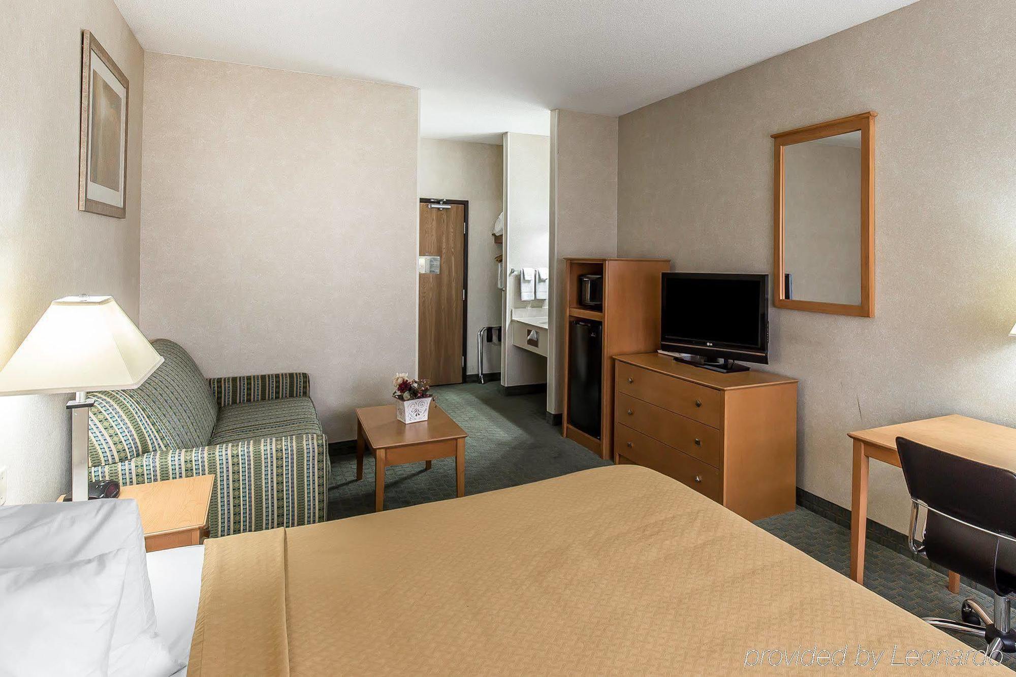Quality Inn At Collins Road - Cedar Rapids Exterior foto